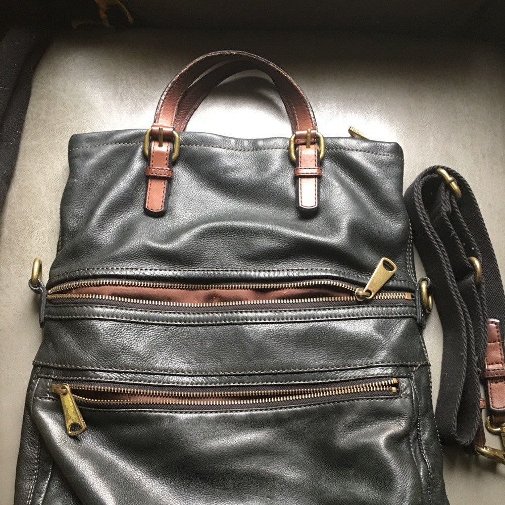 Fossil Explorer Tote. Black.  Large